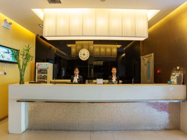 锦江之星银川新百购物中心机场大巴酒店 外观 照片